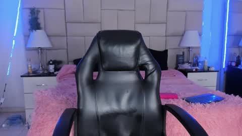 Pauli online show from January 2025 12:28:01 AM