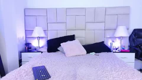 Snapshot of isis_loveyes_ chatting on March 2026 10:59:01 PM Pauli online show from March 2026 10:59:01 PM