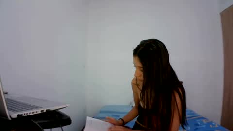 Snapshot of isis_pink chatting on December 2024 07:33:01 PM Alaya online show from December 2024 07:33:01 PM