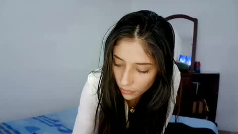 Snapshot of isis_pink chatting on January 2025 05:31:01 PM Alaya online show from January 2025 05:31:01 PM