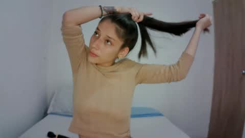 Snapshot of isis_pink chatting on January 2025 10:49:02 PM Alaya online show from January 2025 10:49:02 PM