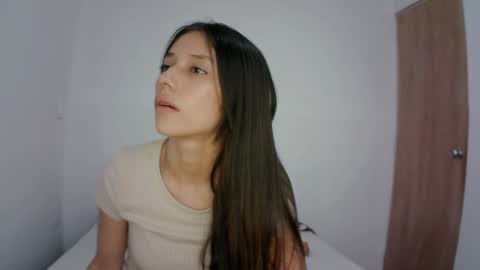 Snapshot of isis_pink chatting on January 2025 03:19:01 PM Alaya online show from January 2025 03:19:01 PM