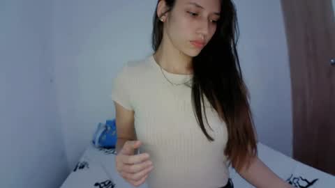 Snapshot of isis_pink chatting on February 2025 03:47:01 PM Alaya online show from February 2025 03:47:01 PM