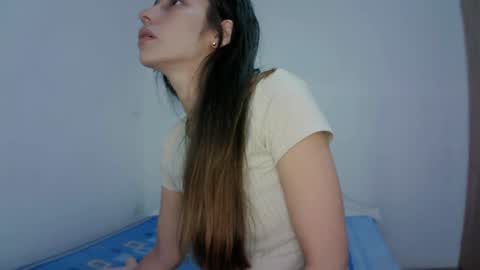 Snapshot of isis_pink chatting on February 2025 08:59:02 PM Alaya online show from February 2025 08:59:02 PM