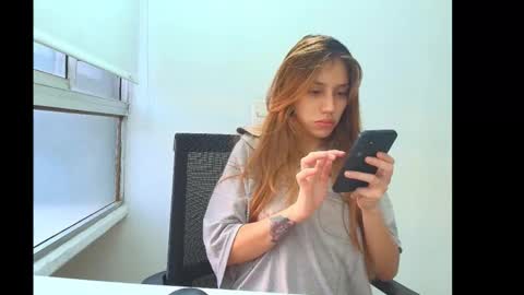 Snapshot of isis_pink chatting on February 2026 10:28:01 PM Alaya online show from February 2026 10:28:01 PM