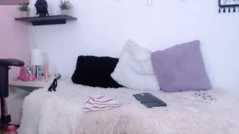 isis_stark online show from September 2025 07:15:02 PM