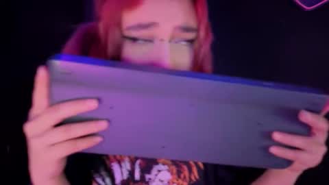 Isisjones18 online show from September 2025 04:25:01 AM