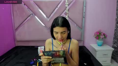 Snapshot of isisrousexx chatting on January 2025 02:43:01 AM isisrousexx online show from January 2025 02:43:01 AM