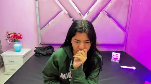 Snapshot of isisrousexx chatting on March 2025 02:36:01 AM isisrousexx online show from March 2025 02:36:01 AM