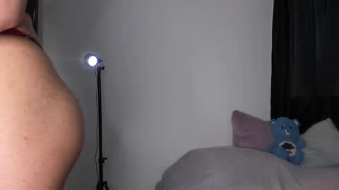 Julyane online show from February 2025 10:52:02 PM