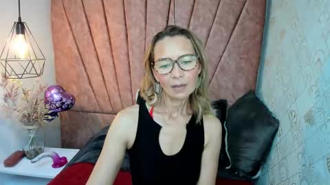 ISSA MILF online show from November 2025 02:05:04 PM