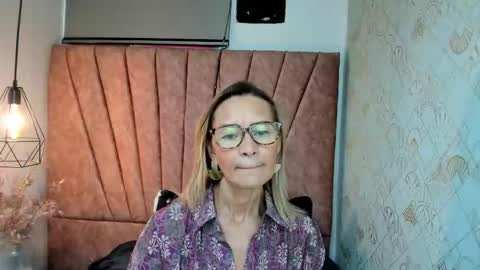 ISSA MILF online show from November 2025 12:13:01 PM
