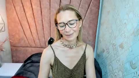 ISSA MILF online show from December 2025 01:16:02 PM