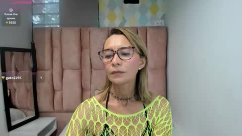 ISSA MILF online show from March 2026 02:29:01 PM
