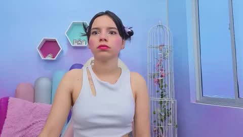 Snapshot of issa_skinny_ chatting on November 2025 11:33:02 AM Issa Skinny online show from November 2025 11:33:02 AM