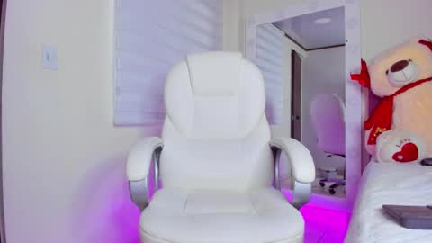 Snapshot of issabellarodriguez chatting on February 2025 11:44:02 AM Isa online show from February 2025 11:44:02 AM