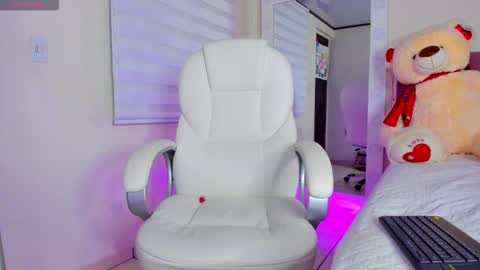 Snapshot of issabellarodriguez chatting on November 2025 09:44:02 AM Isa online show from November 2025 09:44:02 AM