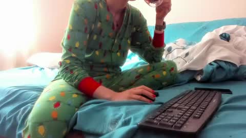 Issabelle online show from May 2026 05:02:02 AM