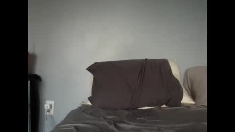 Snapshot of issalooker chatting on December 2024 09:52:02 PM Marshall online show from December 2024 09:52:02 PM