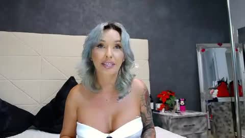 IssaSmyth online show from July 2026 07:46:02 AM
