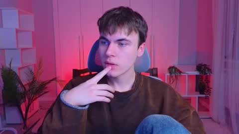 Snapshot of istairee chatting on January 2025 09:47:01 AM Maks online show from January 2025 09:47:01 AM