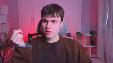 Snapshot of istairee chatting on February 2025 10:15:02 AM Maks online show from February 2025 10:15:02 AM