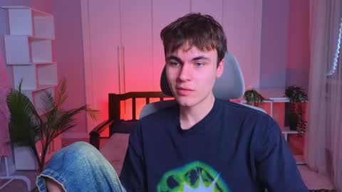 Snapshot of istairee chatting on February 2025 10:03:02 AM Maks online show from February 2025 10:03:02 AM