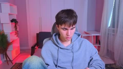 Snapshot of istairee chatting on February 2025 09:25:02 AM Maks online show from February 2025 09:25:02 AM