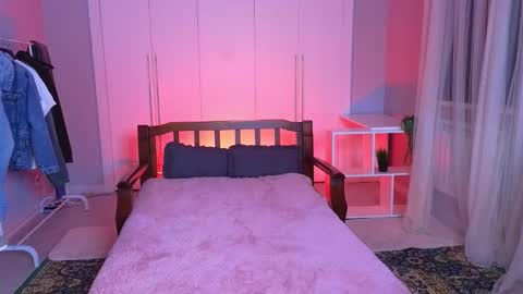 Snapshot of istairee chatting on February 2025 01:28:01 PM Maks online show from February 2025 01:28:01 PM