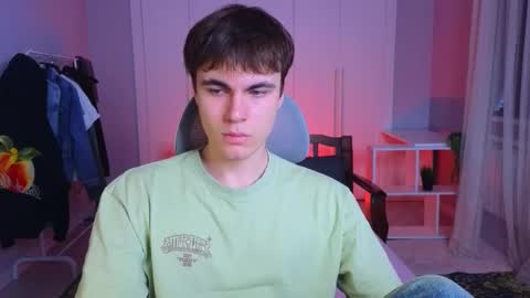 Snapshot of istairee chatting on February 2025 10:20:02 AM Maks online show from February 2025 10:20:02 AM