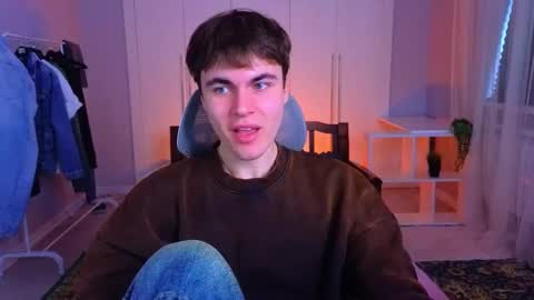 Snapshot of istairee chatting on March 2025 09:53:01 AM Maks online show from March 2025 09:53:01 AM