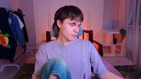 Snapshot of istairee chatting on March 2025 10:24:01 AM Maks online show from March 2025 10:24:01 AM