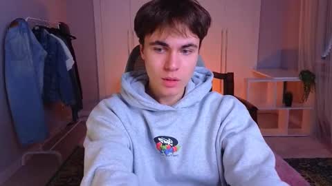 Snapshot of istairee chatting on March 2025 10:37:02 AM Maks online show from March 2025 10:37:02 AM