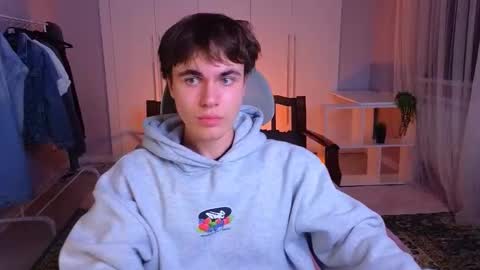 Snapshot of istairee chatting on March 2025 01:40:02 PM Maks online show from March 2025 01:40:02 PM