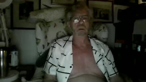 Snapshot of isubmissiveslut chatting on May 2026 03:46:02 AM ImYourBitch online show from May 2026 03:46:02 AM