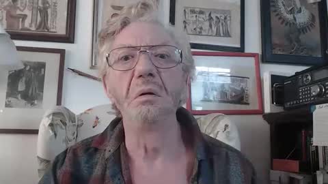 Snapshot of isubmissiveslut chatting on May 2026 04:35:02 PM ImYourBitch online show from May 2026 04:35:02 PM