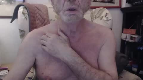 Snapshot of isubmissiveslut chatting on May 2026 06:42:01 AM ImYourBitch online show from May 2026 06:42:01 AM