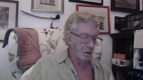 Snapshot of isubmissiveslut chatting on May 2026 06:18:01 AM ImYourBitch online show from May 2026 06:18:01 AM