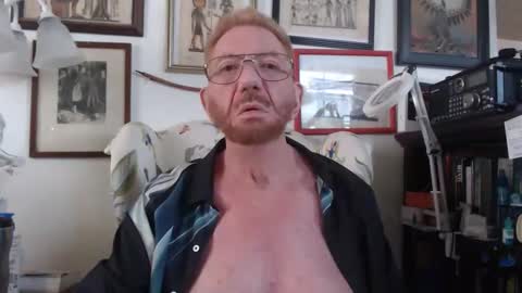 Snapshot of isubmissiveslut chatting on June 2026 09:59:02 PM ImYourBitch online show from June 2026 09:59:02 PM