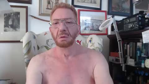Snapshot of isubmissiveslut chatting on June 2026 06:19:02 PM ImYourBitch online show from June 2026 06:19:02 PM