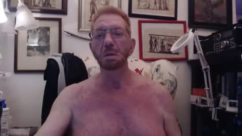 Snapshot of isubmissiveslut chatting on June 2026 05:05:02 AM ImYourBitch online show from June 2026 05:05:02 AM