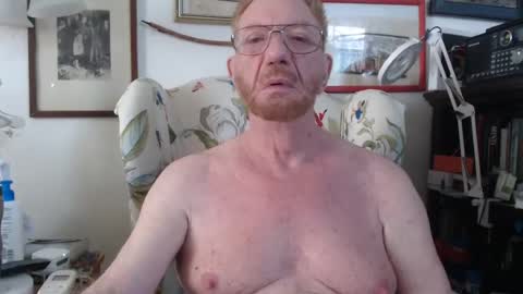 Snapshot of isubmissiveslut chatting on June 2026 06:32:02 PM ImYourBitch online show from June 2026 06:32:02 PM