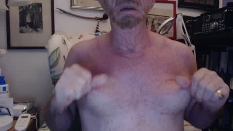 Snapshot of isubmissiveslut chatting on June 2026 03:55:01 AM ImYourBitch online show from June 2026 03:55:01 AM