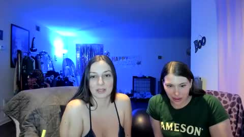Snapshot of italiana25 chatting on January 2026 06:06:02 AM Bella Bloom online show from January 2026 06:06:02 AM