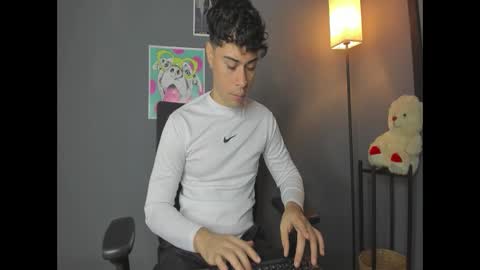 Snapshot of ithan_salvatore chatting on March 2026 08:44:02 AM Ithan and Friends online show from March 2026 08:44:02 AM