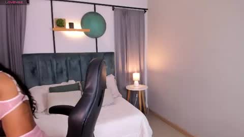 Anniie online show from July 2026 01:52:01 PM