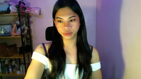 its_chloe20 online show from July 2026 06:33:01 PM