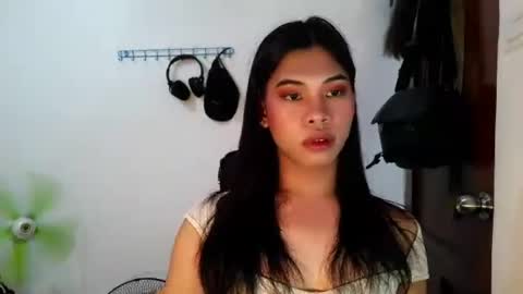 its_chloe20 online show from July 2026 04:05:01 PM