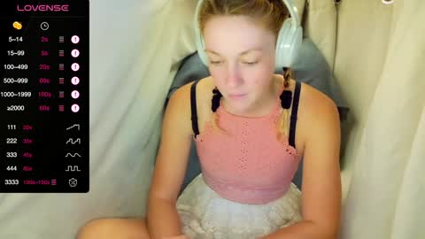 Lily online show from December 2025 08:46:01 PM