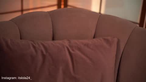 Snapshot of its_lola chatting on January 2025 12:35:02 AM online show from January 2025 12:35:02 AM